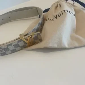 LV INITIALES 40MM REVERSIBLE BELT-  Damier Azur - SIZE 85cm Louis Vuitton | Accessories | Lv Initiales 4mm Reversible  main image 3